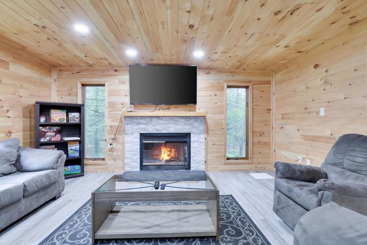 Relax In Blakeslee - Spacious 5Br Home With Bbq Exteriör bild
