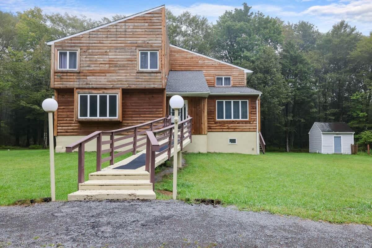 Relax In Blakeslee - Spacious 5Br Home With Bbq Exteriör bild